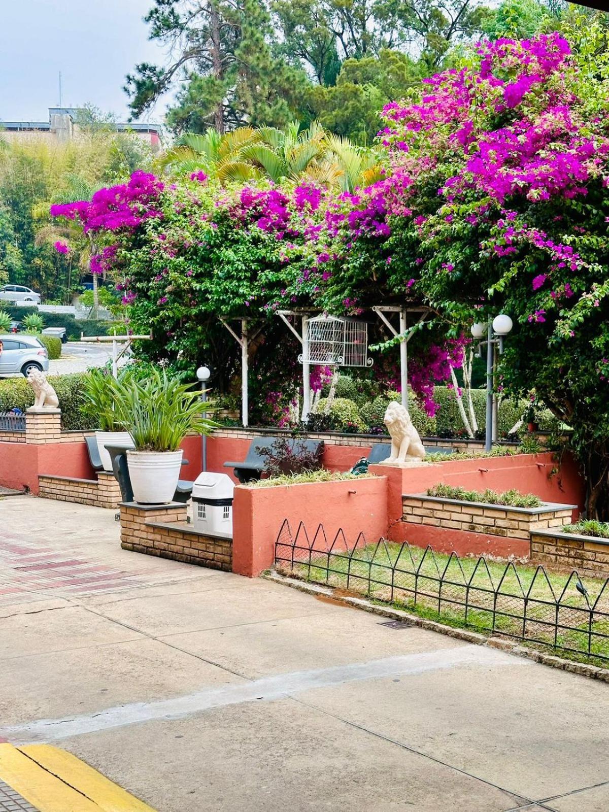 Apartamento Condominio Quisisana Centro Pocos De Caldas Lazer Completo, Uma Estrutura De Resort Luaran gambar